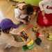 Qui notiamo alcuni bambini immersi fra i giocattoli pi disparati, intenti a realizzare delle classiche costruzioni